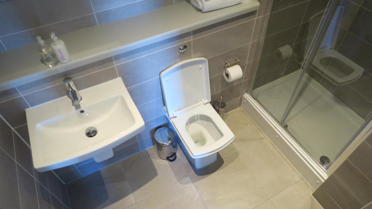 Quay Apartments Clarence House Newport  Ngoại thất bức ảnh