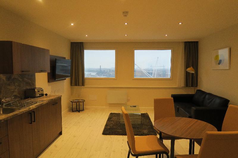 Quay Apartments Clarence House Newport  Ngoại thất bức ảnh